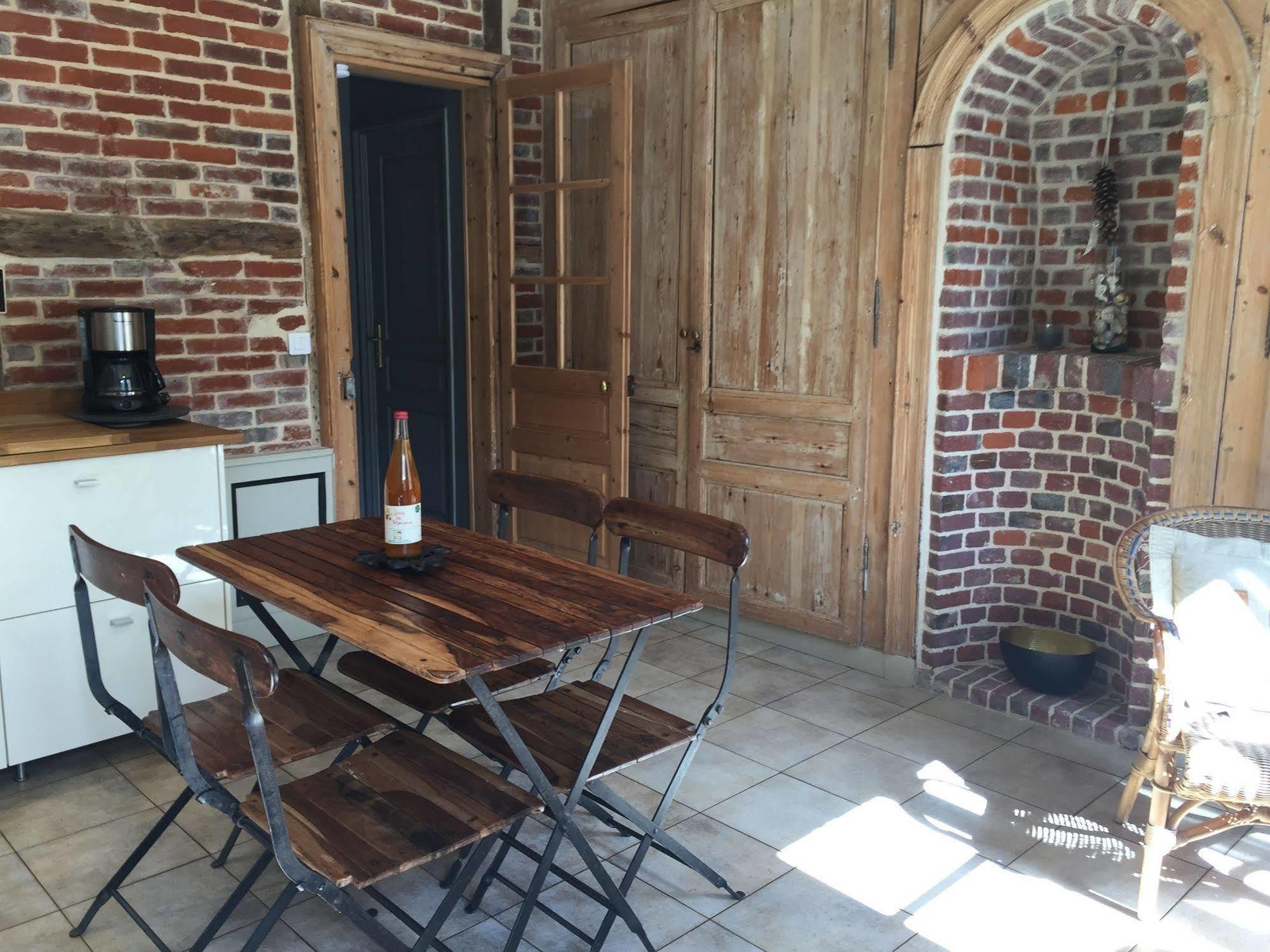 Appartements Du Clos Vorin Honfleur Esterno foto